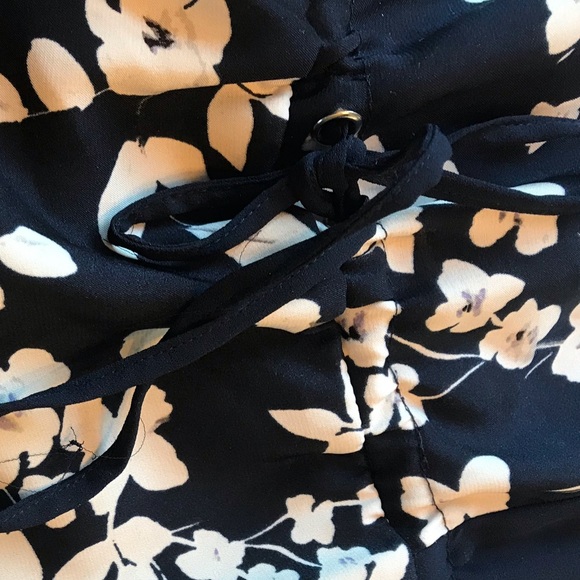 Vince Camuto dress tied at the waist - Picture 4 of 6